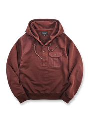 オールコットン裏毛素材のヘンリーネックパーカー。天然本角ボタンと多機能ポケット付き。