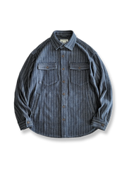 ヘリンボーン柄が特徴のオーバーサイズシャツ。