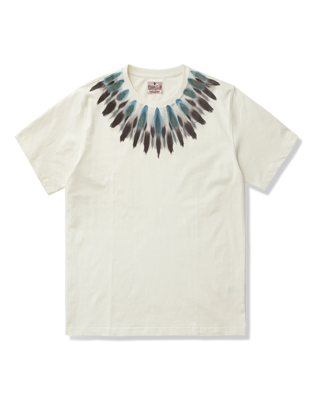 ネックにインディアンフェザー柄をプリントしたウォッシュド加工Tシャツ。