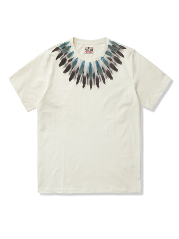 ネックにインディアンフェザー柄をプリントしたウォッシュド加工Tシャツ。