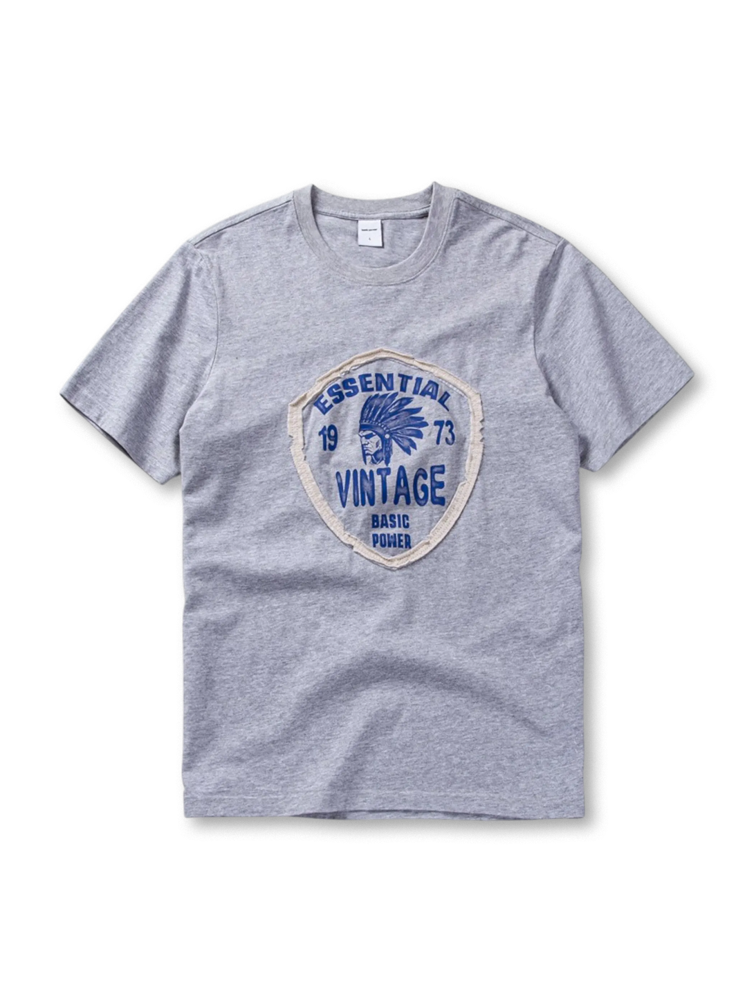 インディアン酋長モチーフプリントが特徴のコットン100%ヴィンテージ風Tシャツ。快適な着心地と多色展開