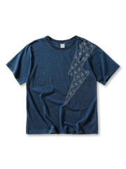 藍染めと稲妻刺繍が特徴のショートスリーブTシャツ