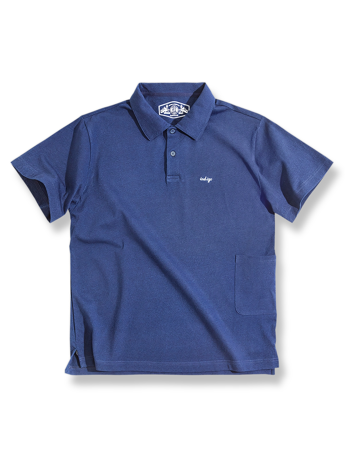 藍染めの技法で染め上げたジャパンブルーのポロシャツ