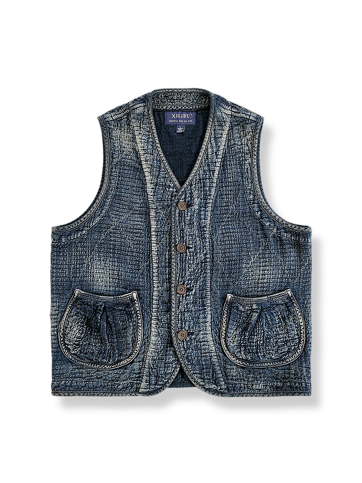 藍染刺し子パターンと本水牛ボタンが特徴のヴィンテージレトロベストの全体像。