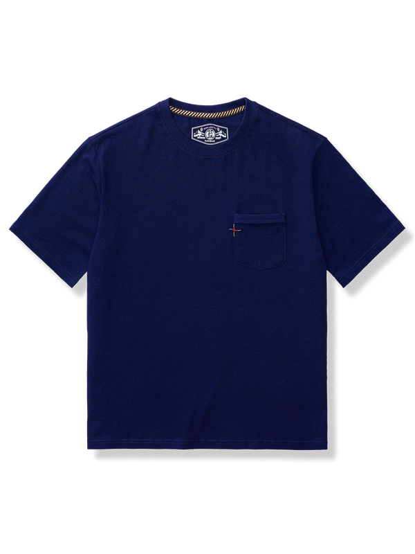 藍染めと草木染め素材、ナバホビーズ刺繍が特徴のドロップショルダー綿Tシャツ、リラックスシルエット