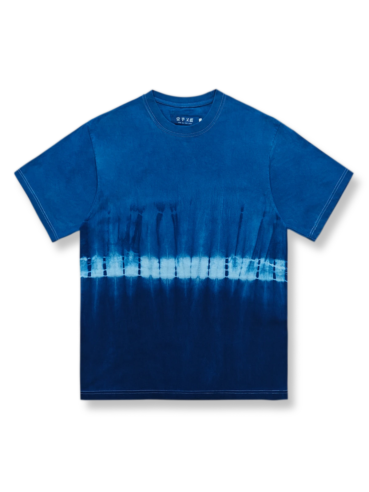藍染めタイダイによる青のグラデーションが美しいヘビーウェイトTシャツ。