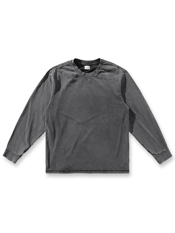 スエードのような起毛感とインディゴウォッシュが特徴の長袖Tシャツ。