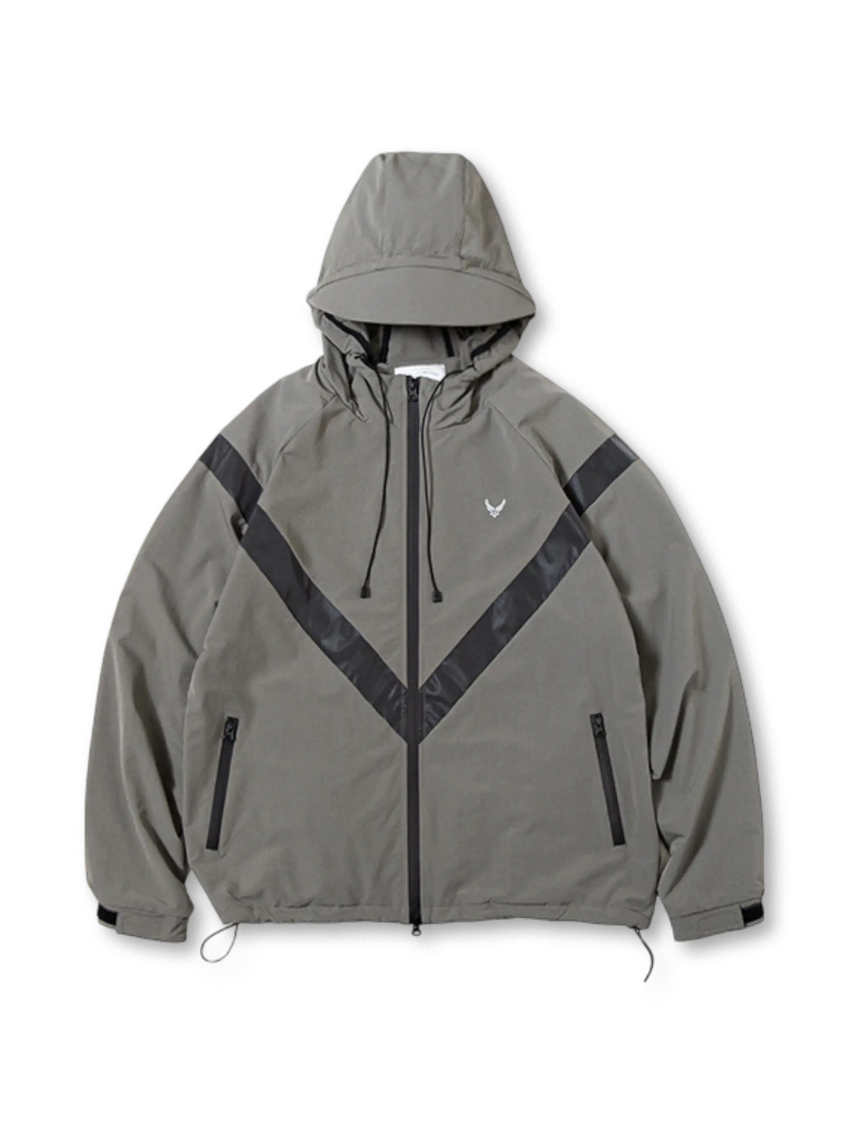 米軍IPFUをベースに高耐水圧ソフトシェル素材を使用したミリタリーハイブリッドマウンテンパーカ。細部に機能性を備えています。