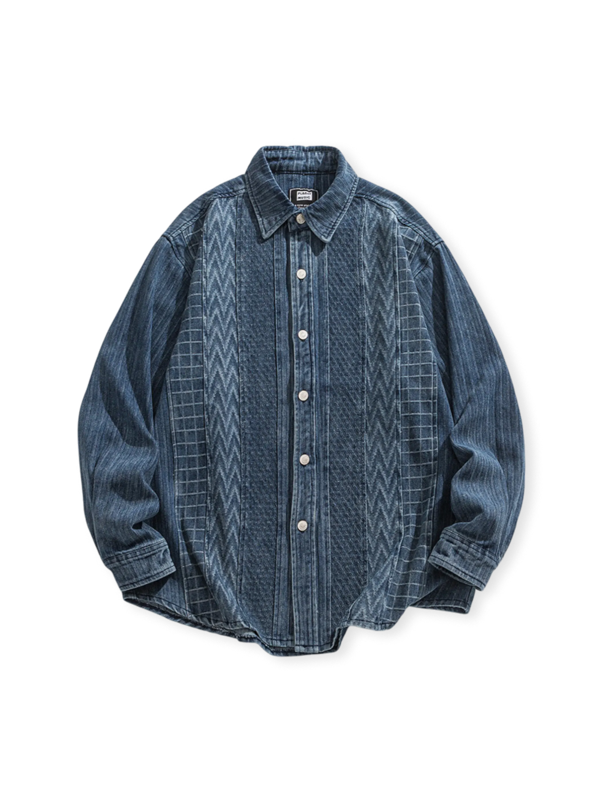 ジャガードストライプが特徴のウォッシュデニムシャツ。丈夫で柔らかく、耐久性としわ防止効果あり。