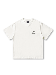 「JAZZ KISSA」ロゴとティーポット柄が特徴のオーバーサイズコットンクルーネックTシャツ