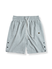 スナップボタン付きのニットバスケットボールショーツ