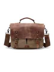 レザーとキャンバスを組み合わせたヴィンテージ風メッセンジャーバッグの写真