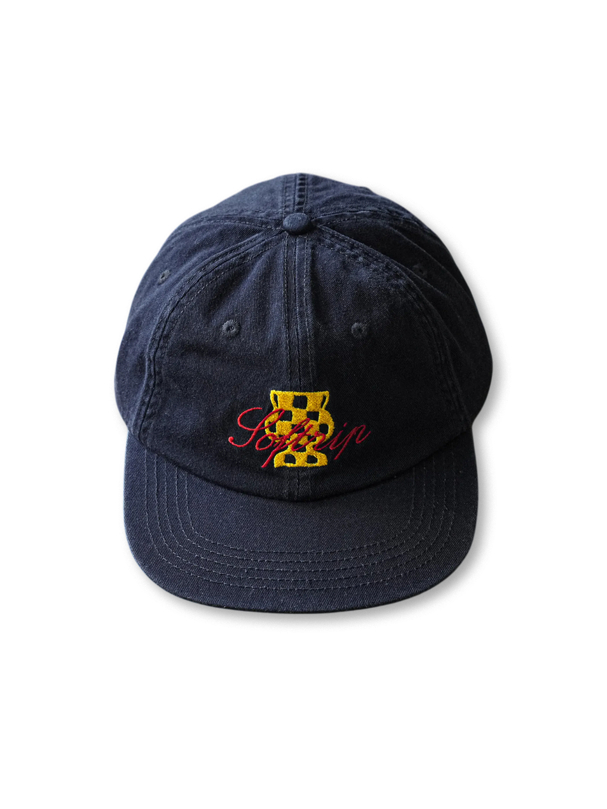 レーシング刺繍キャップ正面レーシングナンバー風刺繍が特徴のウォッシュドコットンキャップ