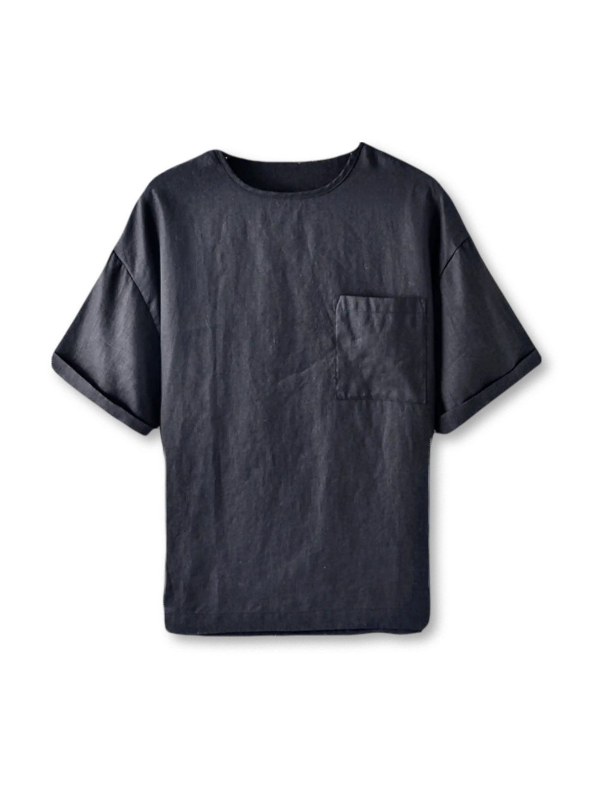 天然リネン素材の立体的な織り目とパッチポケットが特徴のクルーネックTシャツ、袖口ロールアップ仕様