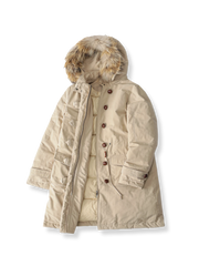 ファー付きフードのロングダウンパーカーコート