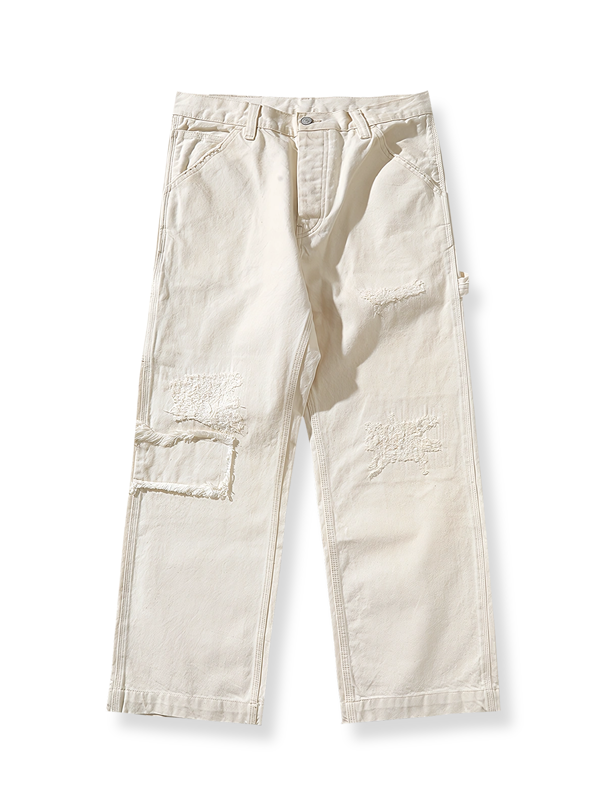 破れ刺繍ルーズフィットジーンズ。