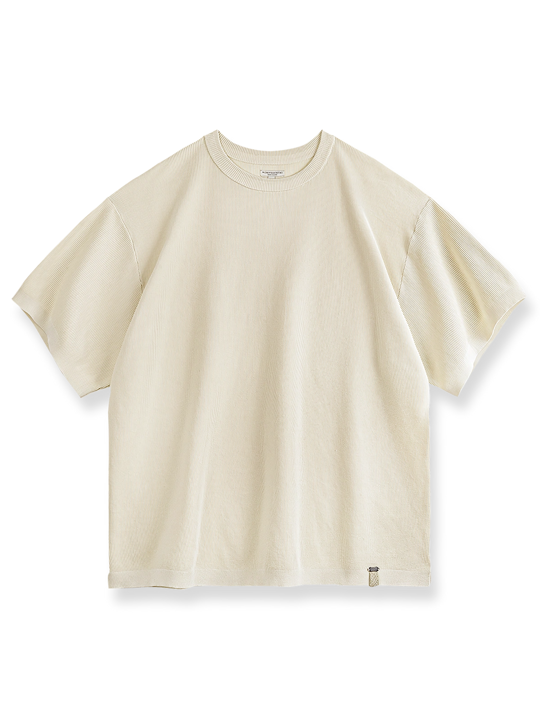 ライセル繊維と冷感テクノロジーを組み合わせたオーバーサイズ半袖Tシャツ。