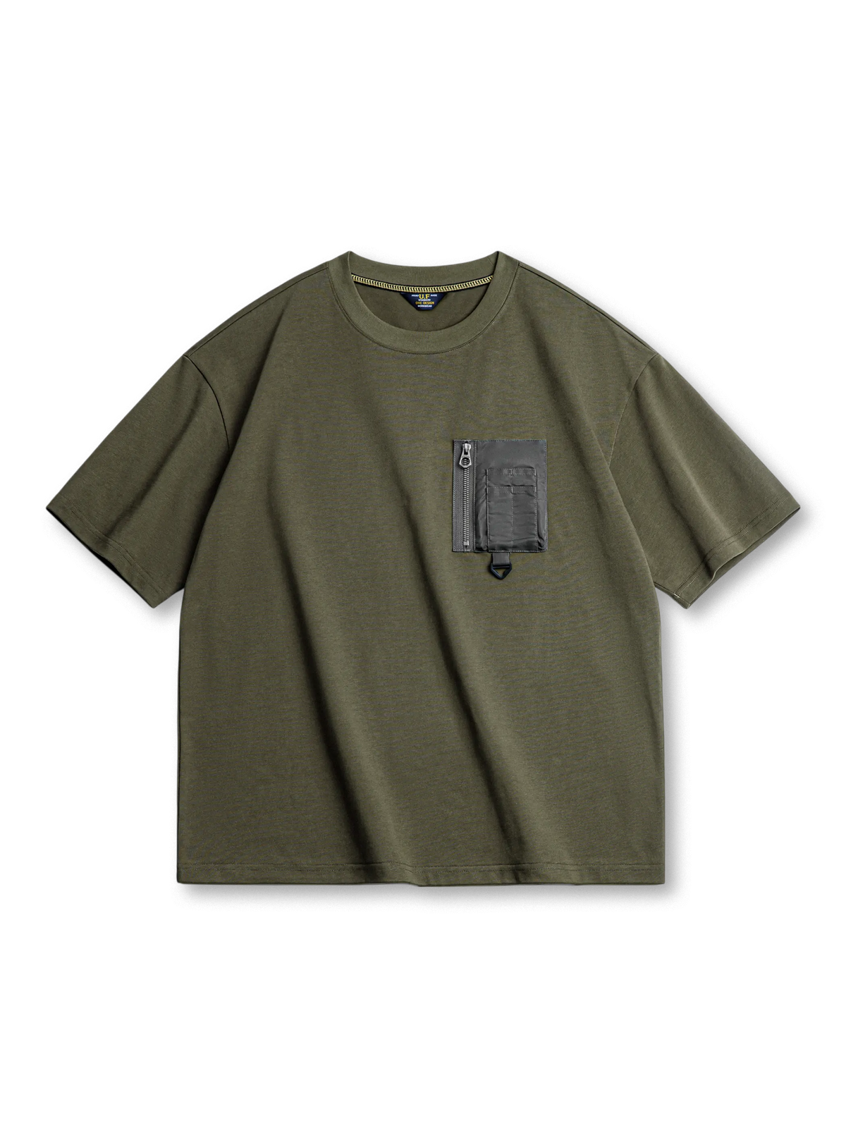 MA-1風ポケットとラップジップが特徴のミリタリーTシャツ