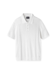 マスターグレードニットポロの全身ビュー、薄手ニット素材とリブ編みネックディテールを強調。