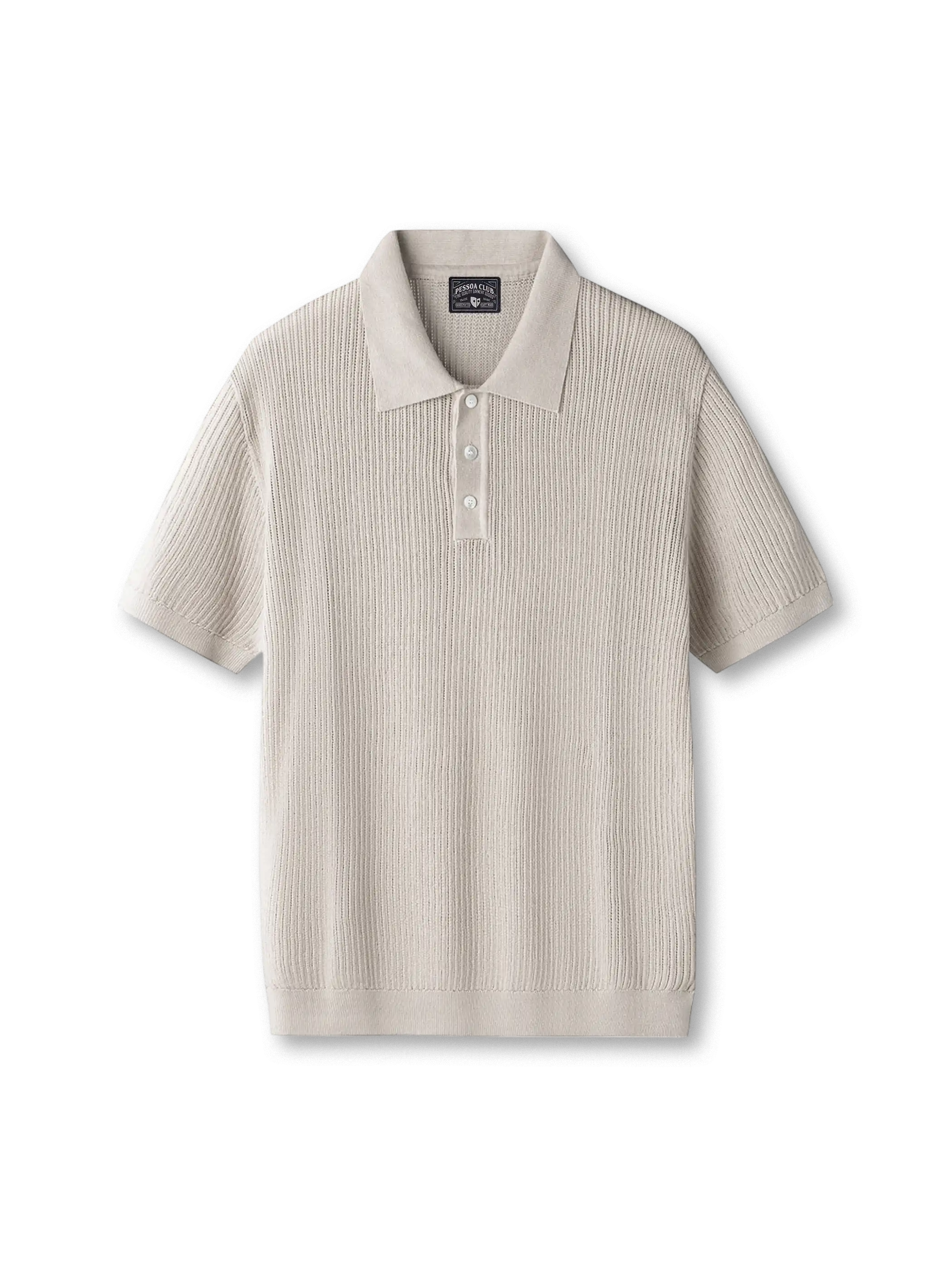 マスターグレードニットポロの全身ビュー、薄手ニット素材とリブ編みネックディテールを強調。