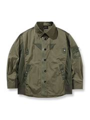 ミリタリースタイルのパッチワーク機能性ジャケット