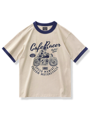 バイクプリントをあしらった丸襟のコントラストTシャツ。