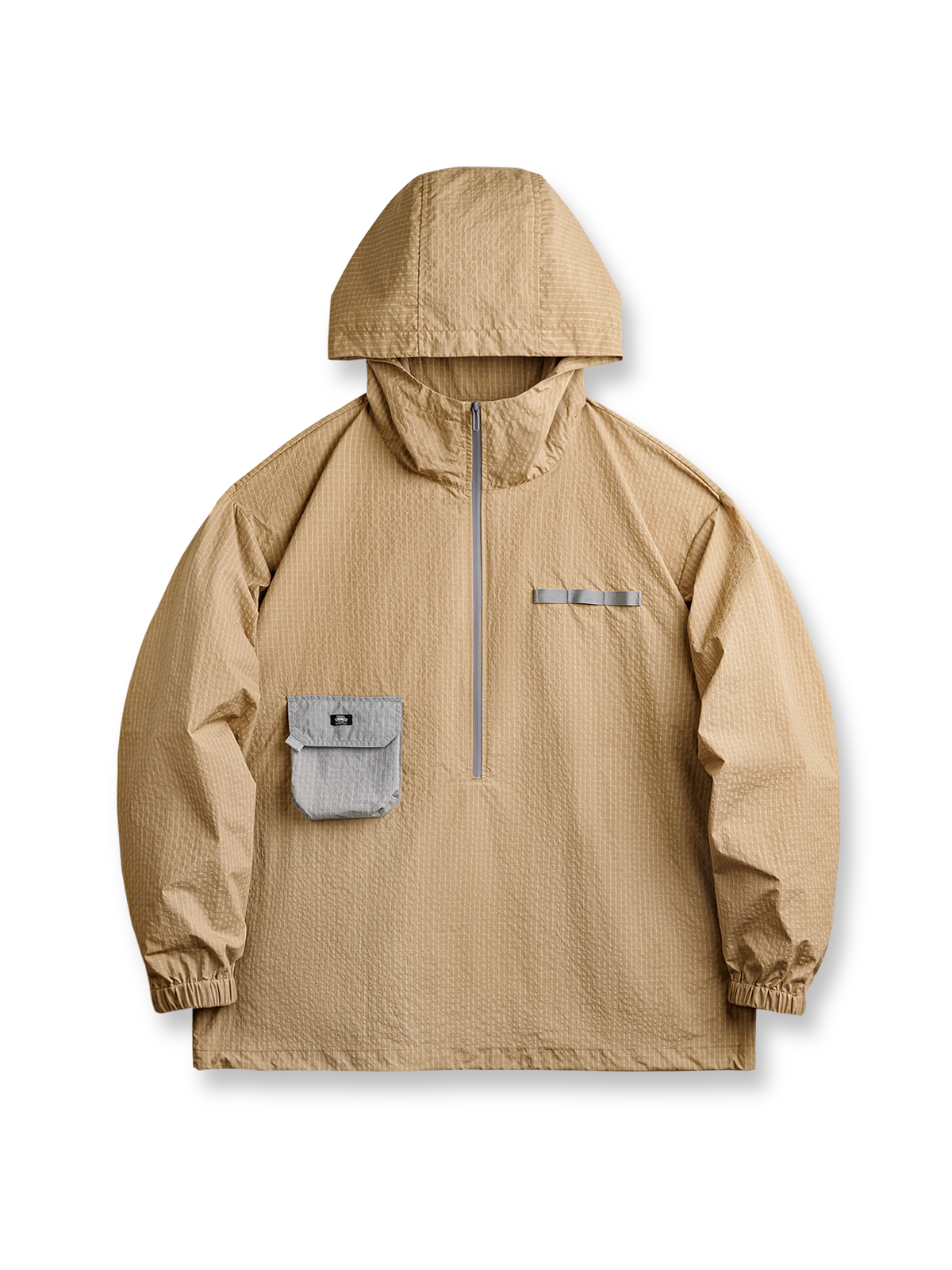  軽量グリッド生地とコントラストポケットが特徴のマウンテンフードジャケット