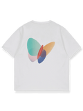 パロディ風カラー蝶プリントのオーガニックコットン混Tシャツ。