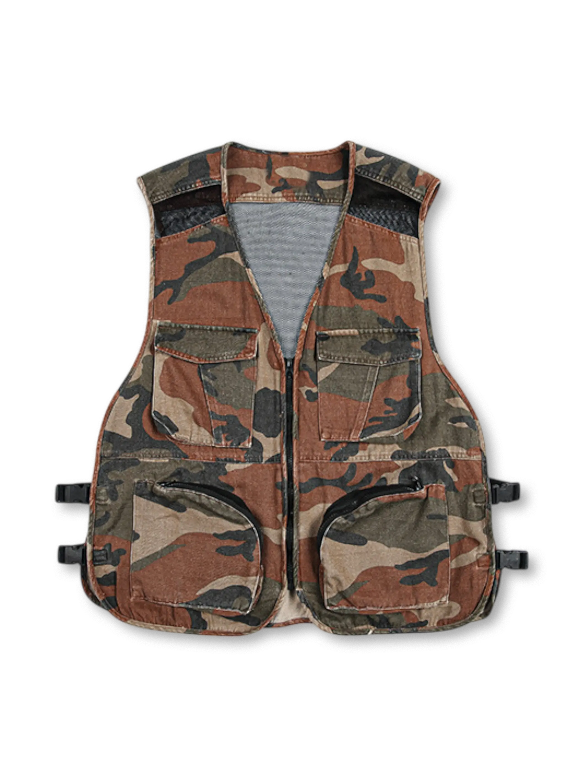 多彩なポケットとヴィンテージカモ柄が特徴のマルチポケットベスト