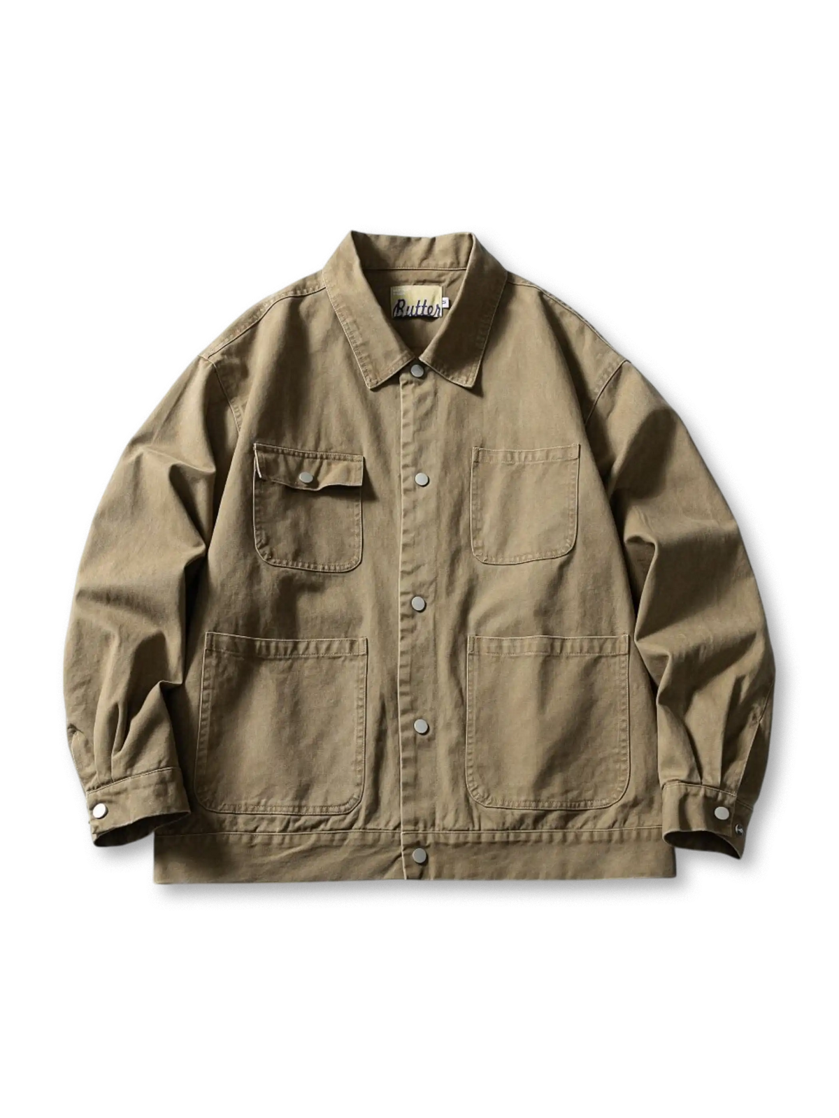 ユーズド感のある重ね洗いコットン生地使用。多機能ポケットと裏地付きの快適ライトジャケット。