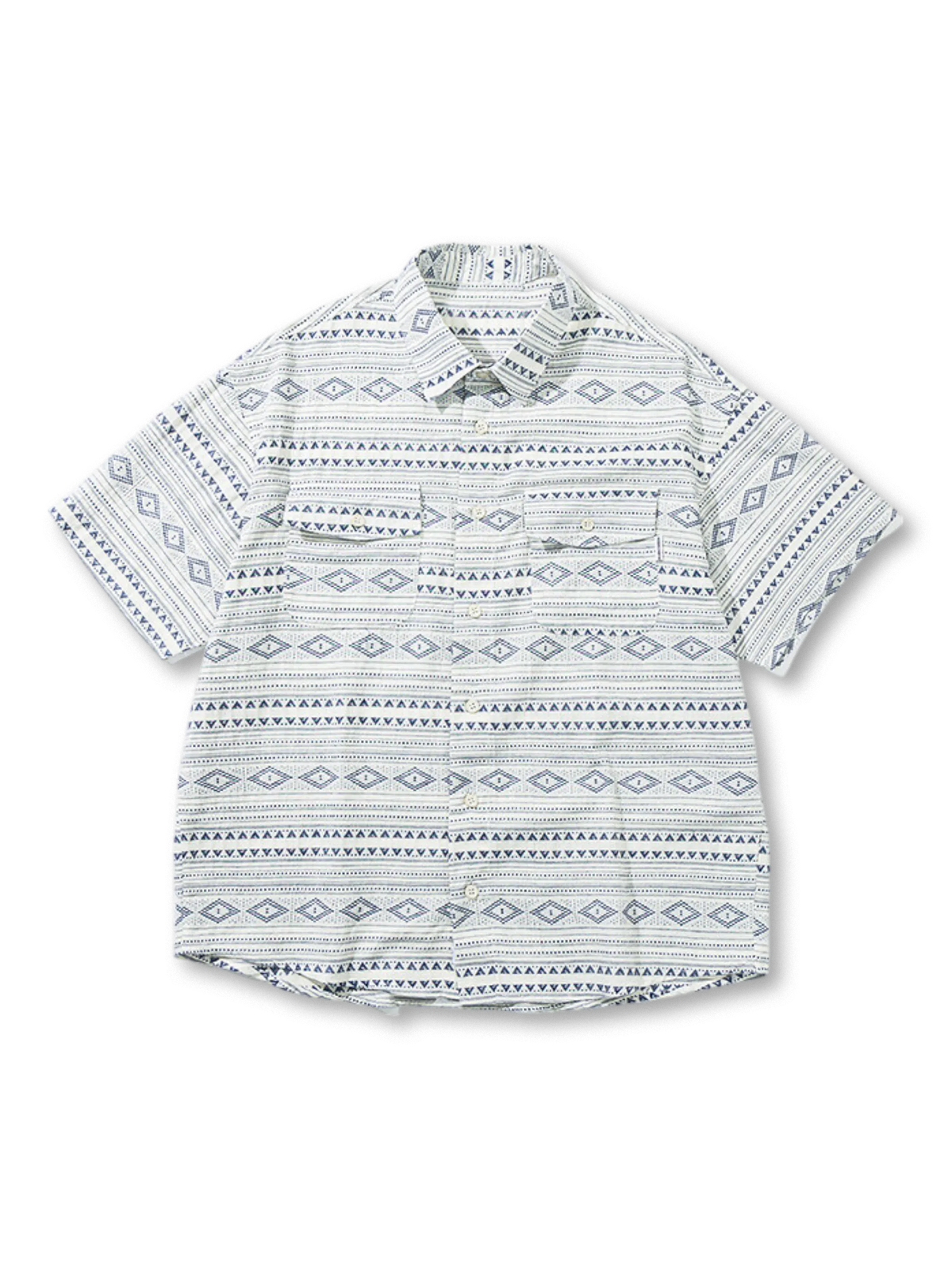 ネイティブ柄と洗いざらし風合いが特徴の開襟リラックスシャツ