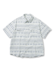 ネイティブ柄と洗いざらし風合いが特徴の開襟リラックスシャツ