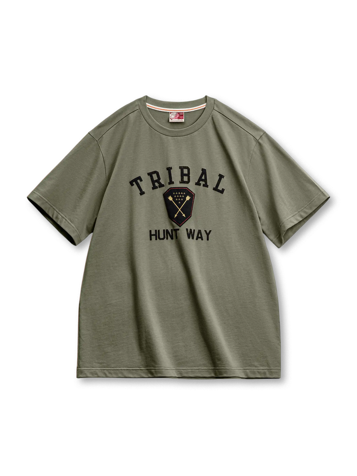 ナバホ文化モチーフと発泡プリントが特徴の通気性良好なヴィンテージ風Tシャツ。