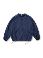 切り替え配色と胸刺繍が特徴のネイビースウェット。裾ドローストリング付きで快適な着心地。