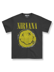 Nirvana Tシャツのフロント、黄色のスマイリーフェイスロゴ、『Nevermind』時代のクラシックデザイン