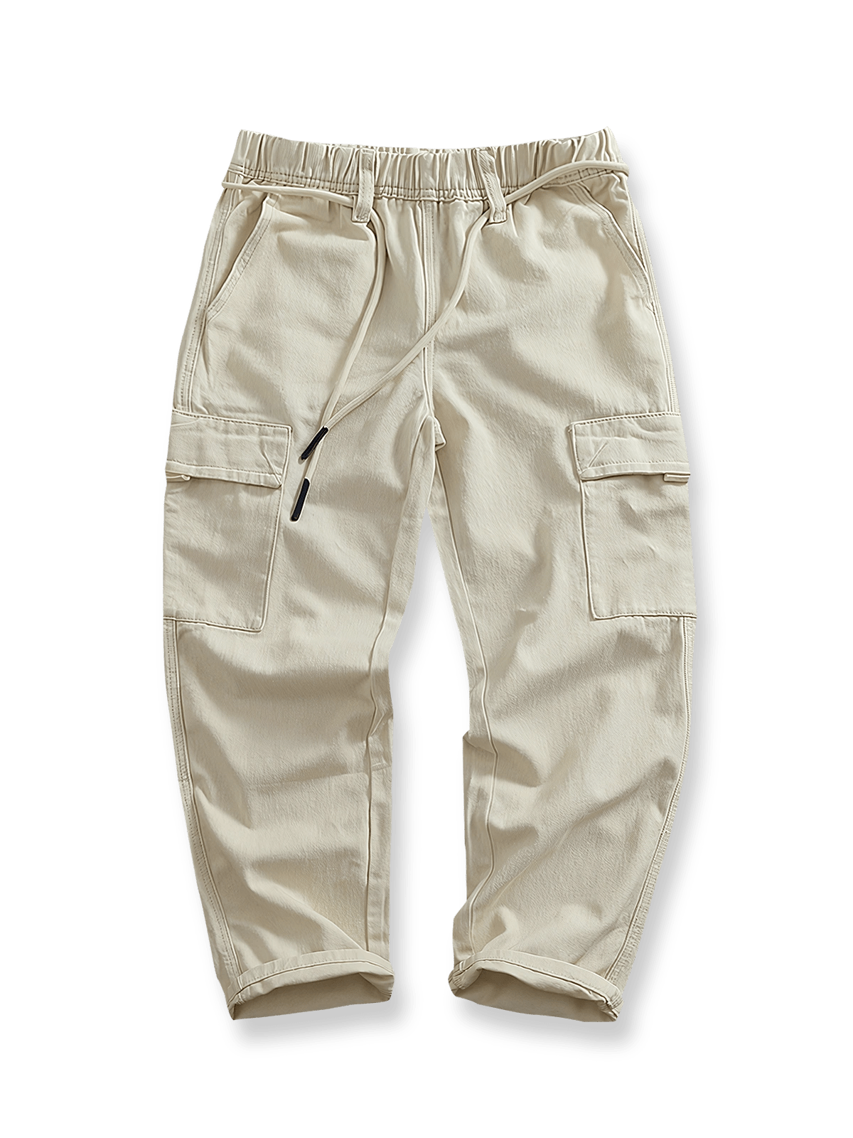 ウォッシュ加工が施された上質なコットン素材のオフホワイトワークパンツ、実用的な多ポケットと快適なフィット感が特徴