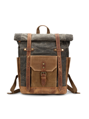 オイルワックスキャンバスと牛革を組み合わせた防水加工リュックサック。