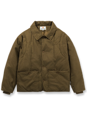 開襟デザインと中綿入りのコットンワークジャケット