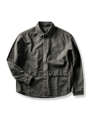 ダブルポケットとウォッシュ加工が特徴の100%コットンアウトドアハンティングワークシャツの全体像。