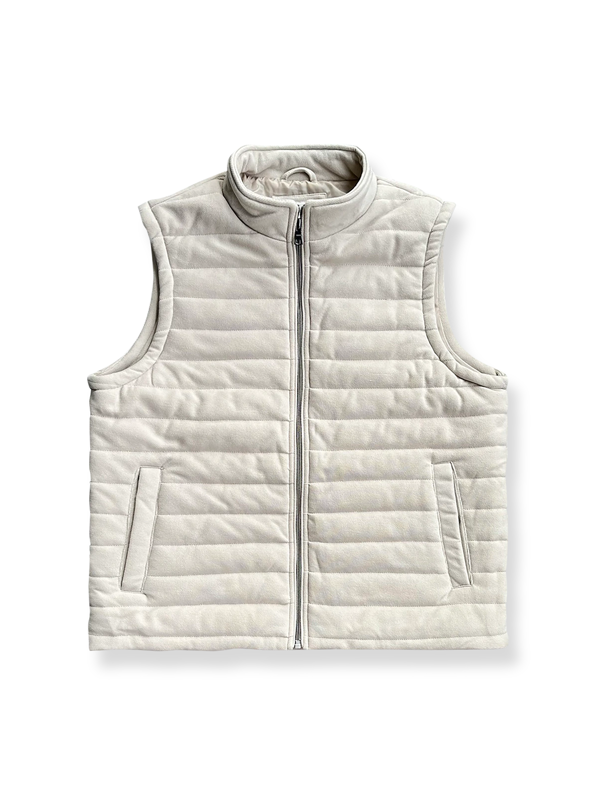 首元を温めるスタンドカラー付きの中綿ベスト