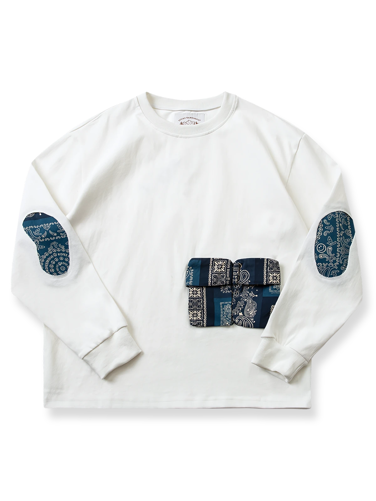 ペイズリー柄パッチワークと複数ポケットを配した100%コットン製ルーズフィットスウェットシャツ。