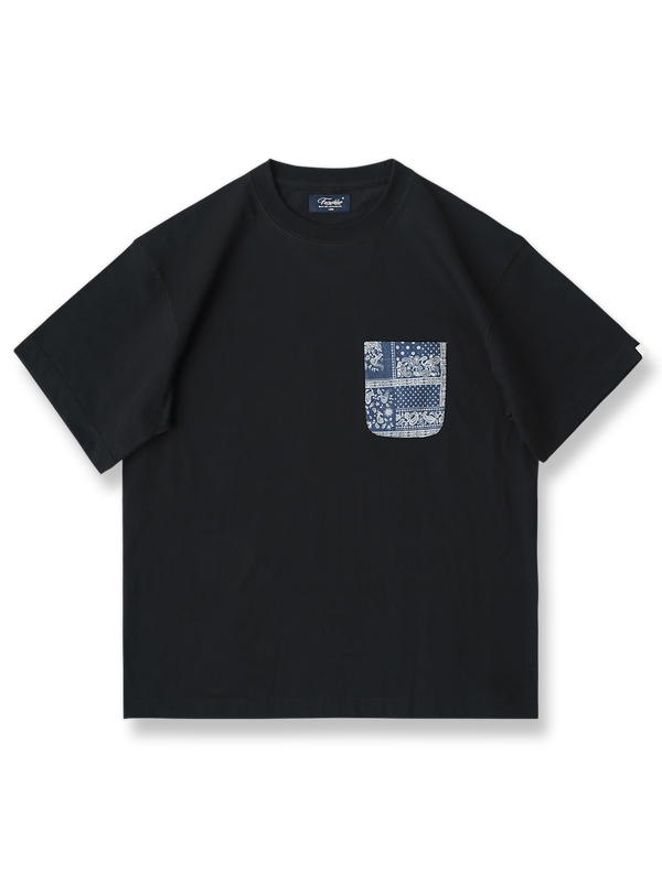 ペイズリー柄ポケットとウォッシュ加工が特徴のヴィンテージ風半袖Tシャツ
