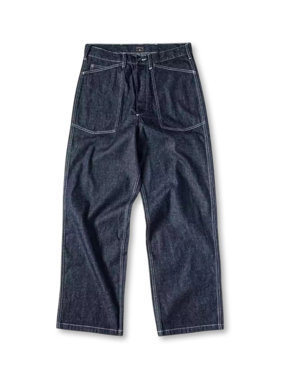 1940年代作業着を再現したパリスボタンと赤耳セルビッチを備えたワイドストレートデニムパンツ。丈夫で味わい深い生地が特徴。