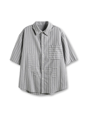 異なるストライプ柄のパッチワークが特徴の薄手コットン生地半袖シャツ、リラックスシルエット