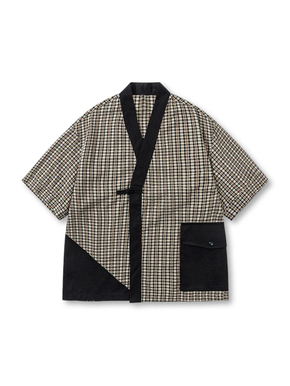 チェックと無地切り替えが特徴の民族風パッチワークはんてん。紐留めと大きめポケット付きで快適な着心地。