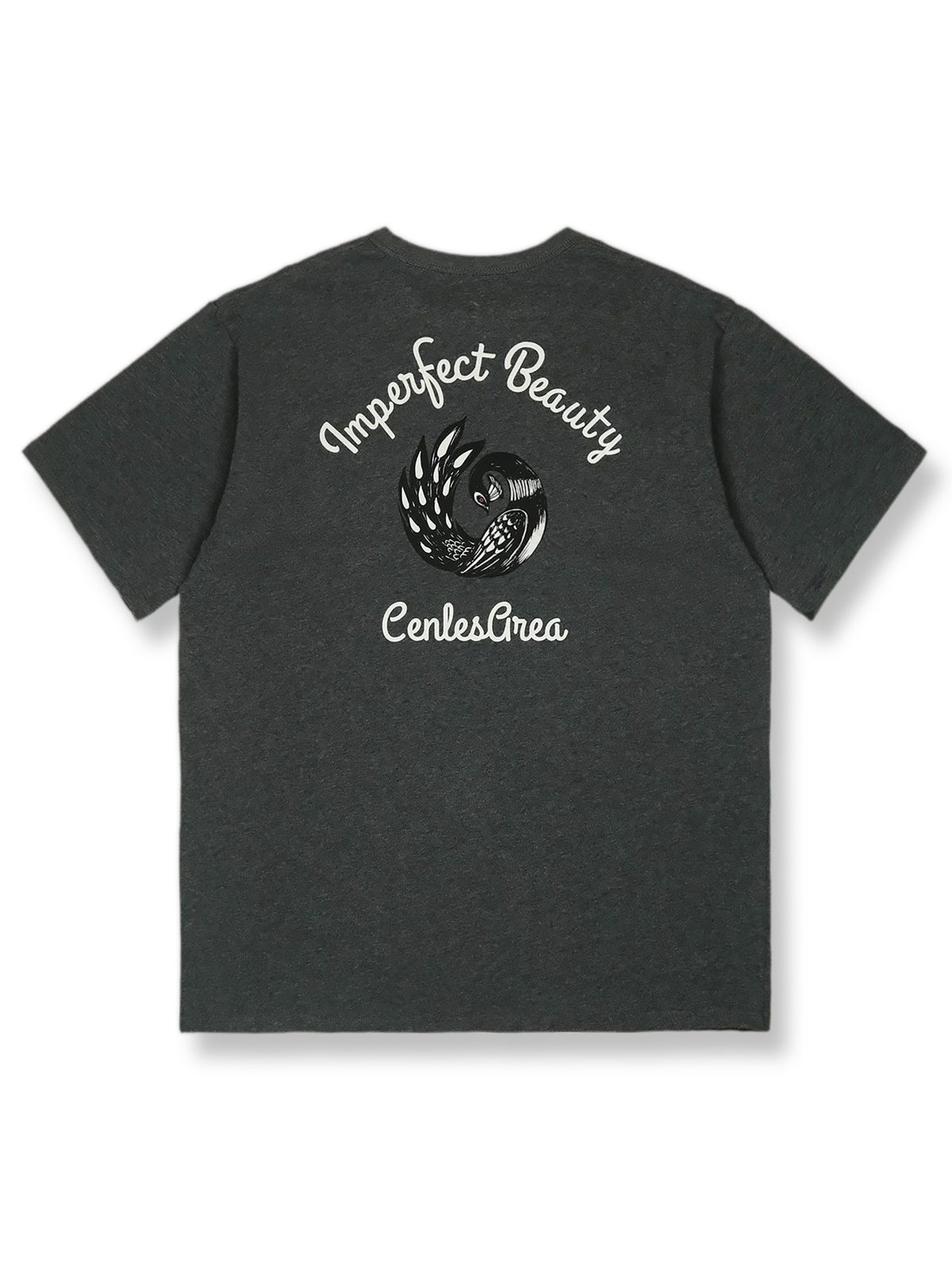 手描き風孔雀柄と小ポケットが特徴のヘビーウェイト半袖Tシャツ。