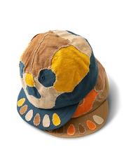 柿渋染めと刺し子の技術で作られたスカルパッチワークデザインのコットンキャップ、通気性と耐久性に優れた短ツバ仕様