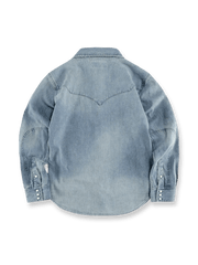 製品画像: アメカジヴィンテージウエスタン風ウォッシュデニムシャツの正面全体像
詳細画像: 胸元のフラップポケットとメタルスナップボタンのディテール