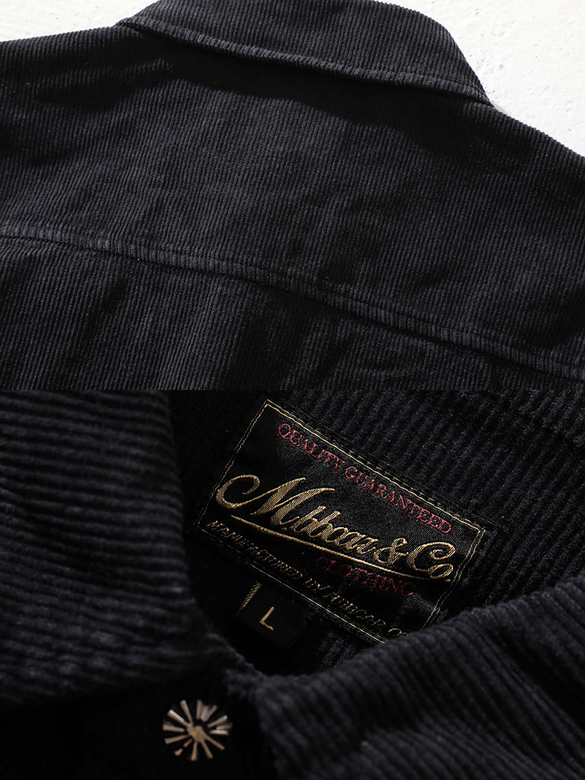 製品画像: ヘビーコーデュロイシャツの正面展示
詳細画像: ラウンドヘムとヴィンテージ風ボタンのディテールクローズアップ