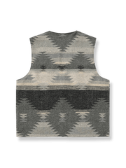 インディアン柄が施された多機能ワークベストの平置き画像